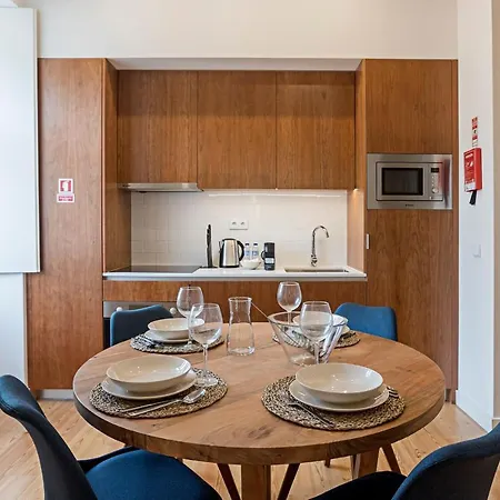 Superb Flat W/ Balcony And Ac By Lovelystay * Πόρτο