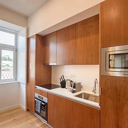 Apartment Superb Flat W/ Balcony And Ac By Lovelystay *