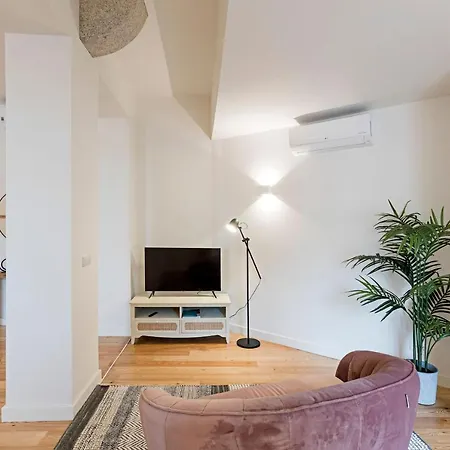 Superb Flat W/ Balcony And Ac By Lovelystay * Porto