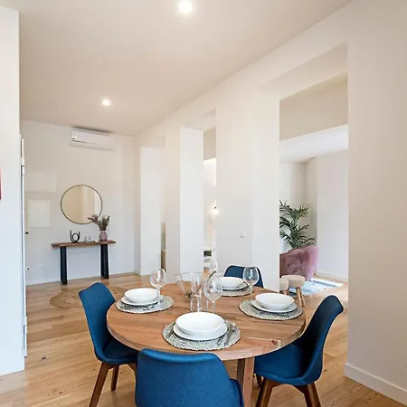 Superb Flat W/ Balcony And Ac By Lovelystay Daire