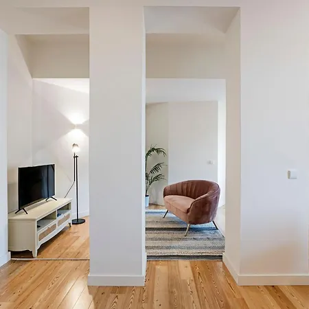 Superb Flat W/ Balcony And Ac By Lovelystay Daire *