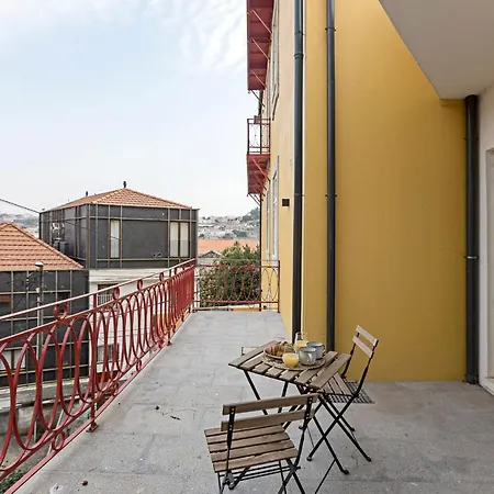 Superb Flat W/ Balcony And Ac By Lovelystay * Porto