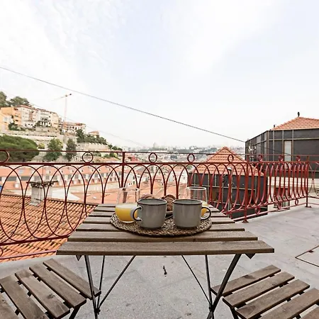 Superb Flat W/ Balcony And Ac By Lovelystay Daire